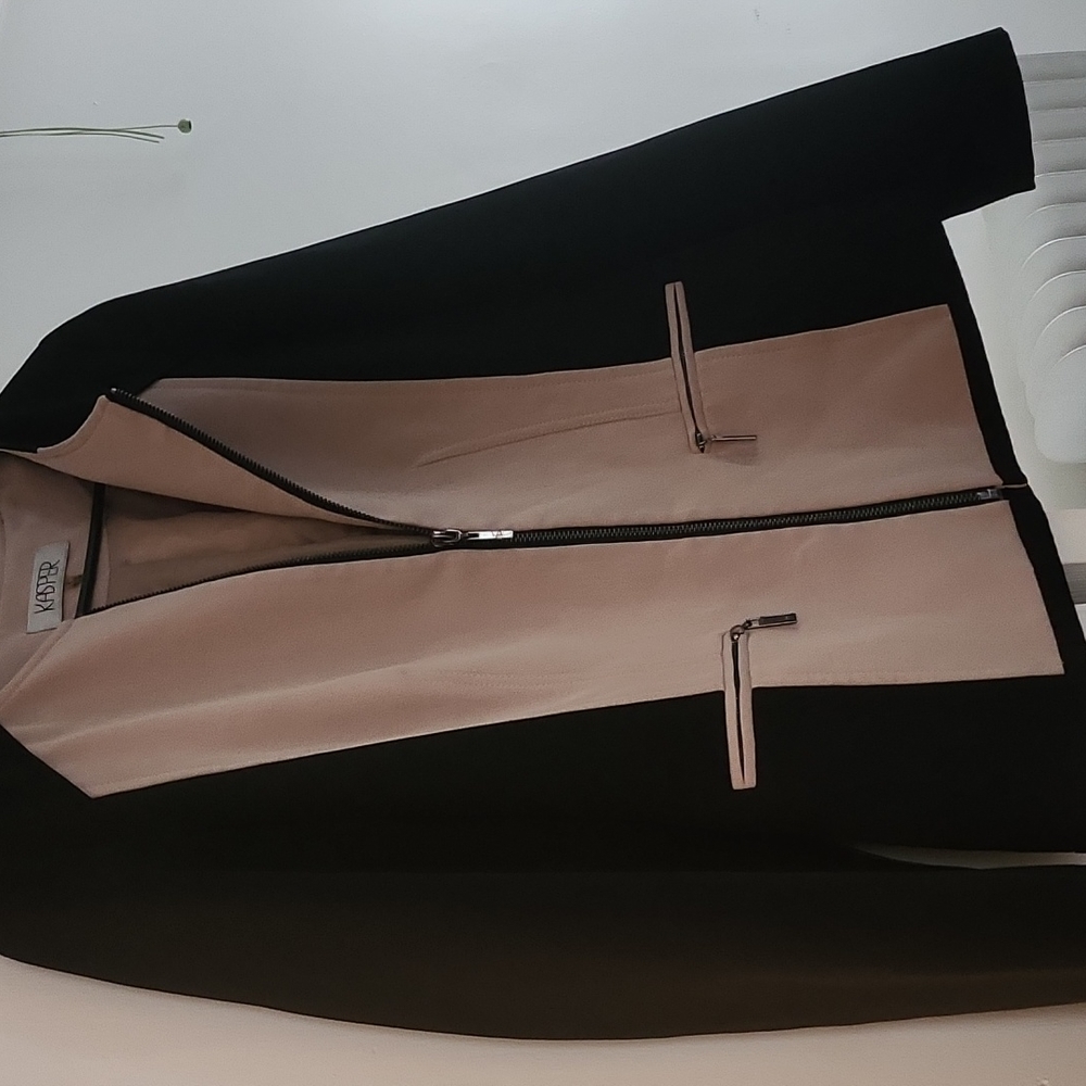 Kasper Blazer in Black & Tan with Shoulder Pads